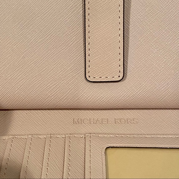 Michael Kors - Double Zip Wallet - Ballet Pink - Picture 6 of 9